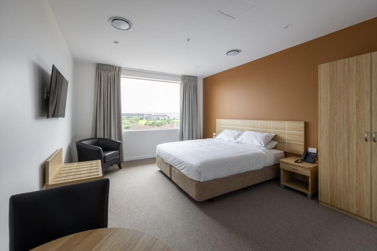 Manha Hotel Auckland Airport Экстерьер фото