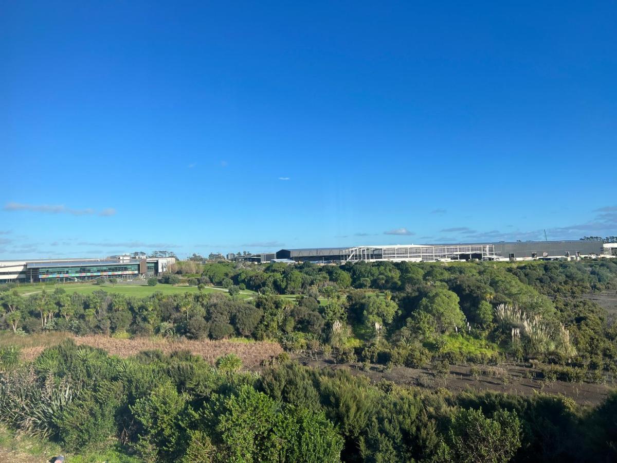 Manha Hotel Auckland Airport Экстерьер фото