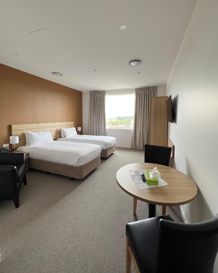Manha Hotel Auckland Airport Экстерьер фото